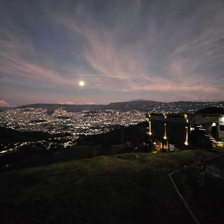 La Casa En El Aire Villa Medellín Eksteriør bilde